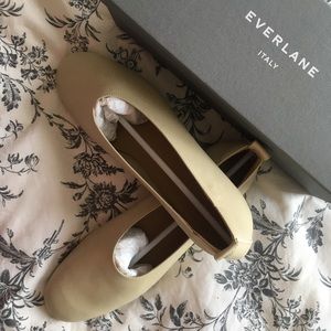 Sz 9 Everlane Day Glove flat in Cream, never worn